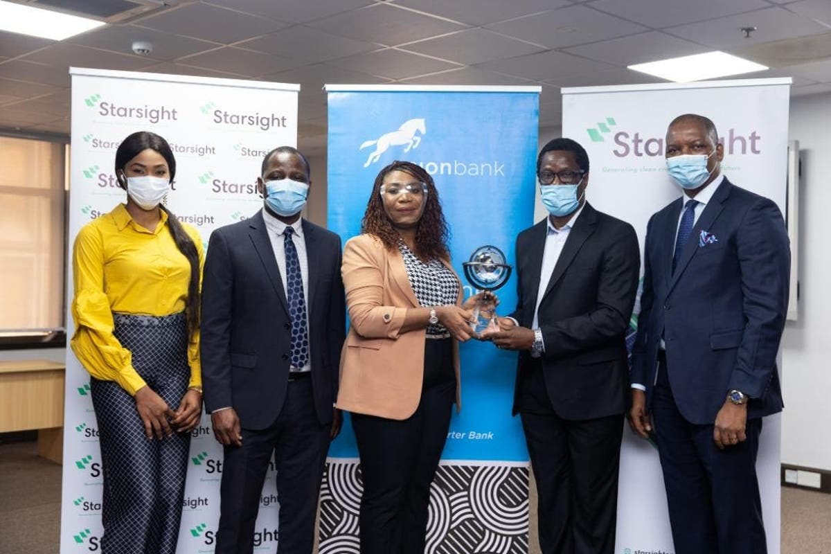 Starsight presents sustainability award to union bank for reaching 100 sites